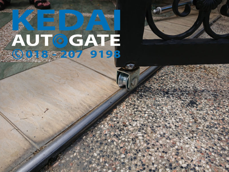 Your Folding Gate Can Not Open & Close Properly? We Are Gate Repair