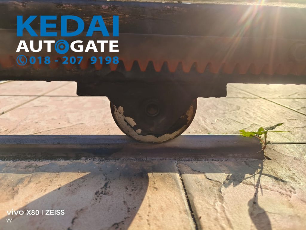 Replace Sliding Auto Gate Wheel Ampang