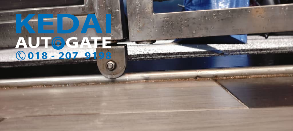 Folding Auto Gate Roller Repair Cheras