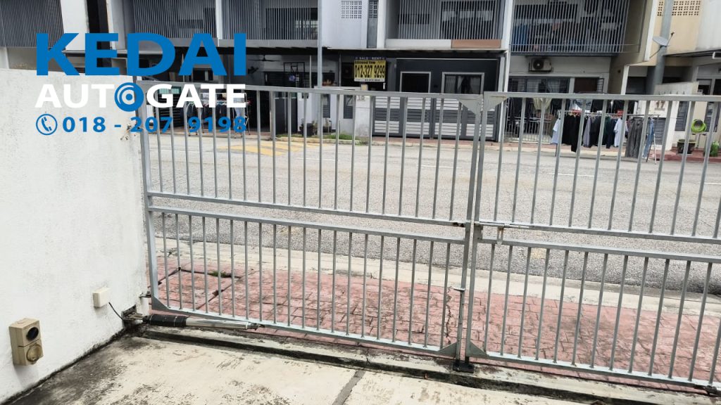 Pasang Autogate Baru Jalan Kebun